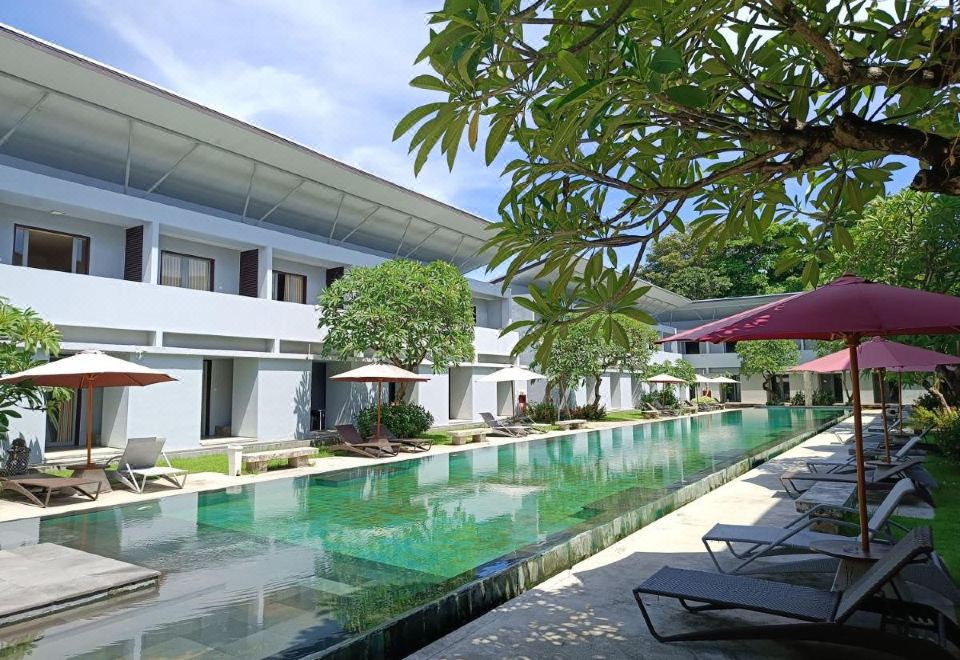 Kuta Living by Kamara 수영장