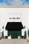 Hideaway Suites on 5th Formally 5TH East Hall - Wifi