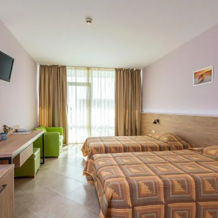 Ivana Palace Hotel - Free Parking