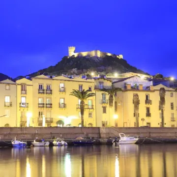 Corte Fiorita Albergo Diffuso Отели в г. Боса
