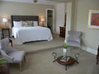 Maplewood Hotel Hotels in Saugatuck