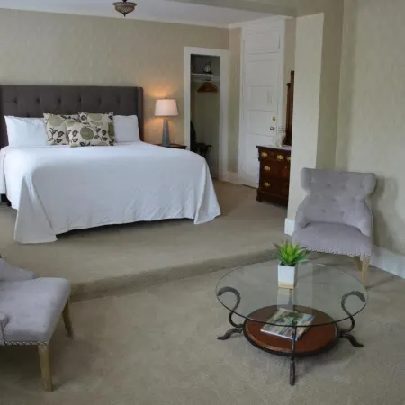 Maplewood Hotel
