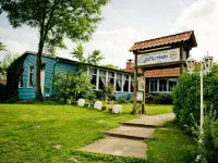 Zur Rennbahn Hotels in Drage