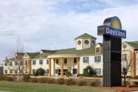 Days Inn by Wyndham Shallotte Hotels near Intracoastal Waterway