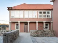 Casa Noronha Lima - Historic Stay by HostWise