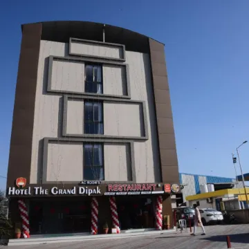 Hotel the Grand Dipak