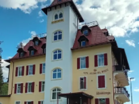 Hotel Regina del Bosco Hotels in Ronzone
