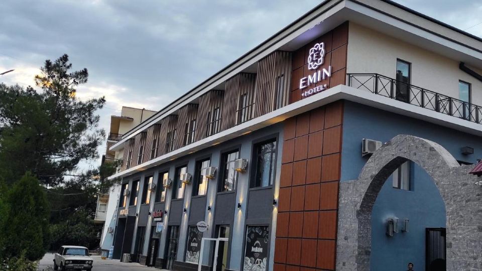 Emin hotel