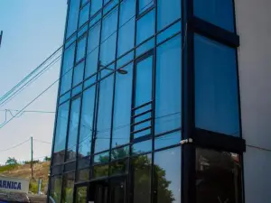 Glass Apartmani