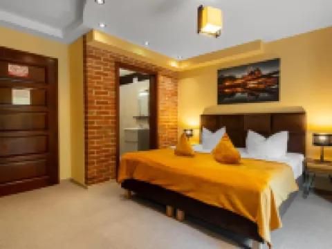 佩斯霍內特米基思吉酒店 茲戈熱萊茨縣酒店