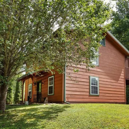 A Top Notch Lodge Cozy Cabin 3 Miles to Downtown Gatlinburg