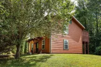 A Top Notch Lodge Cozy Cabin 3 Miles to Downtown Gatlinburg - Hytter