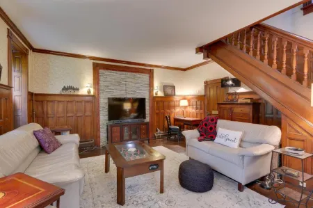 Historic Home on Farm, 15 Mi to Williamsport! Отели в г. Ниппенос Тауншип