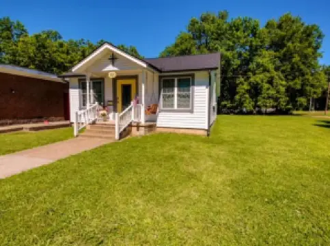 Charming Home in Brighton, TN Close to Memphis