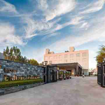 Hotel Brahma Horizon Hotel Exterior