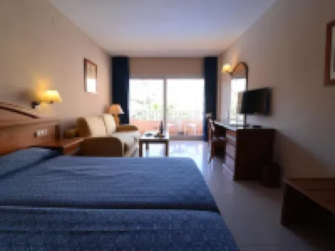 هوتل باييا تروبيكال فنادق في ألمونيكار