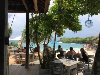 D'Byas Dream Beach Club and Villa Hotels near Lebaoh Beach