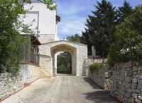 Holiday Residence Hotels in Turi