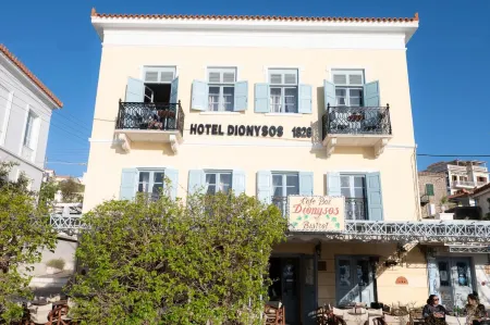 Dionysos Hotel Отели рядом с достопримечательностью «Paralia Plaka»