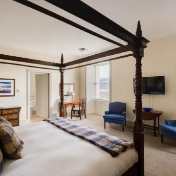 Inch Hotel Отели рядом с достопримечательностью «The Clansman Centre»