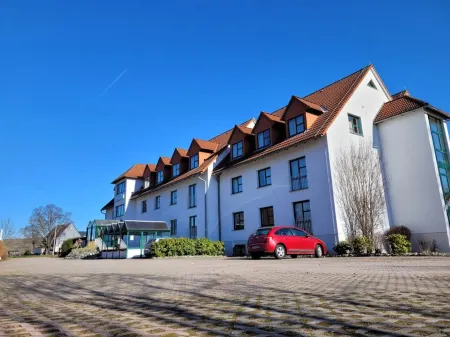 Hotel Garni Zwickau-Mosel Отели в г. Нойкирхен