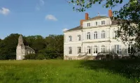 Chateau du Hallay Hotels in Boufféré