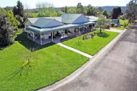 Otways Tourist Park Hotel a Forrest