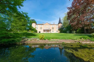Château de Champ-Renard فنادق في Blace