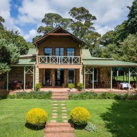 Halliwell Country Inn
