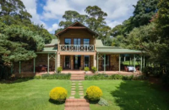 Halliwell Country Inn