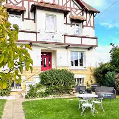 Les Mots Passants Hotel Exterior