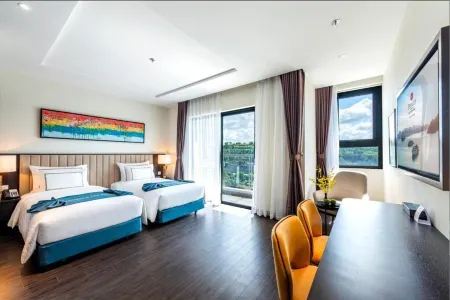 The 1108 Sapphire Ha Long Отели рядом с достопримечательностью «Bai Chay Beach»