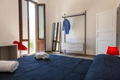 B&B Il Sole Blu Hotels near Piazza Mercato del Pesce