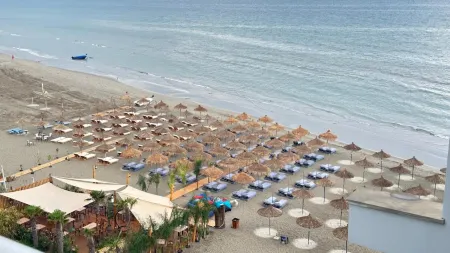 Oasis Residence Отели рядом с достопримечательностью «Vlora Old Town»