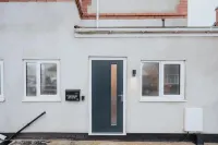 Beach Apartment - 2 Bedrooms Free WiFi Parking Hotels near Cleveleys Front