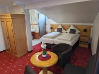 Gasthof Ulrich Meyer Hotels in Altfraunhofen