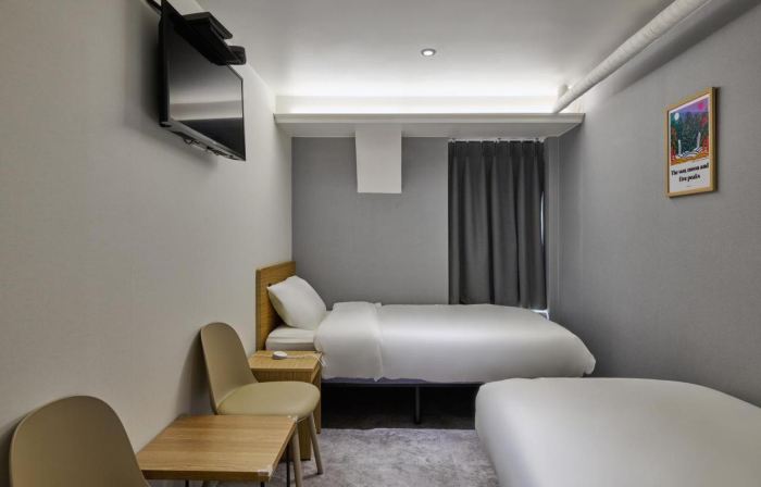L hostel