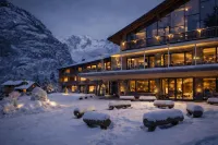 Grand Hotel Courmayeur Mont Blanc, by R Collection Hotels Отели в г. 