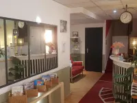 Hôtel Trianon Tours โรงแรมในตูร์