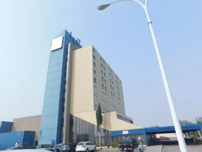Paradise Inn & Conference Centre Hotels near Walmart Supercentre