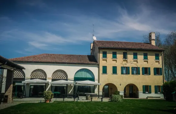 樂維涅莫羅斯納旅館