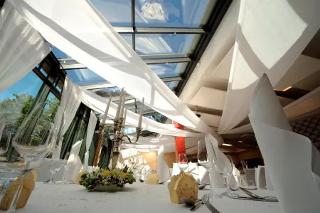 Hotel Zur Heideblüte Отели в г. Винзен