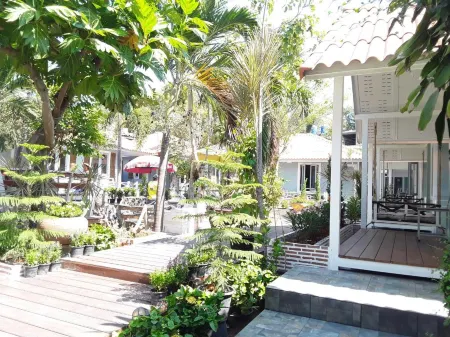 Barbados Terrace Отели рядом с достопримечательностью «Ao Noi Na»