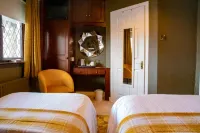 The Ring Farmhouse Hotels in Birr