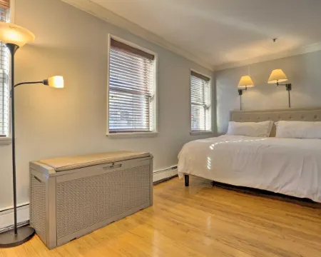 Hoboken Condo Walk to Public Transit! Hotels in Hoboken