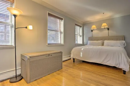 Hoboken Condo Walk to Public Transit! فنادق في هوبوكين