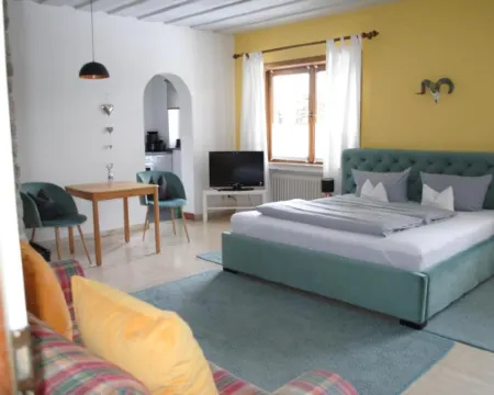 ลันด์เฮาส์ ชไตน์เบรค โรงแรมในGrainau