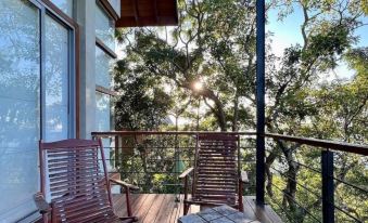 Treehouse Chalets - Luxury Getaway Within a Short Distance of Ella