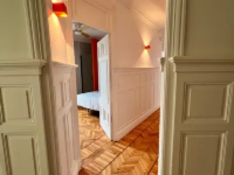 NUEVA PENSIÓN REAL Hoteles cerca de Plaza de Pombo
