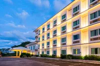 Microtel by Wyndham South Forbes Near Nuvali